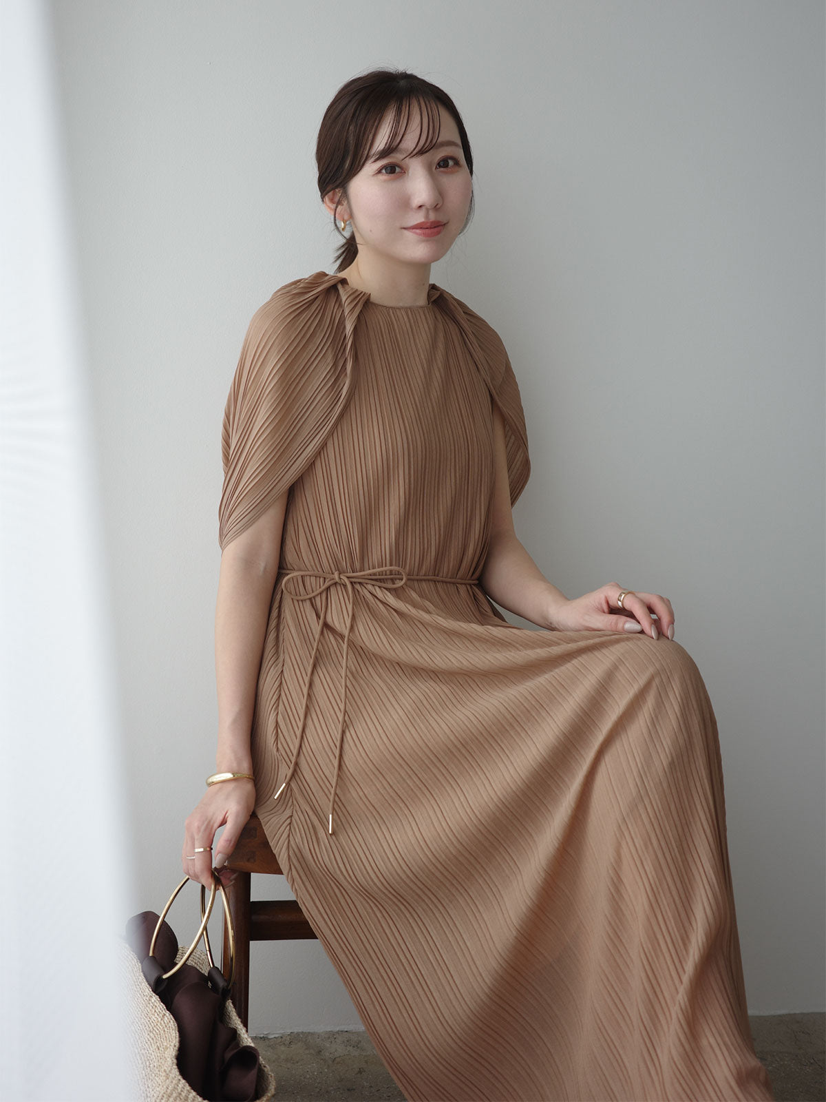 ランダムプリーツケープワンピース