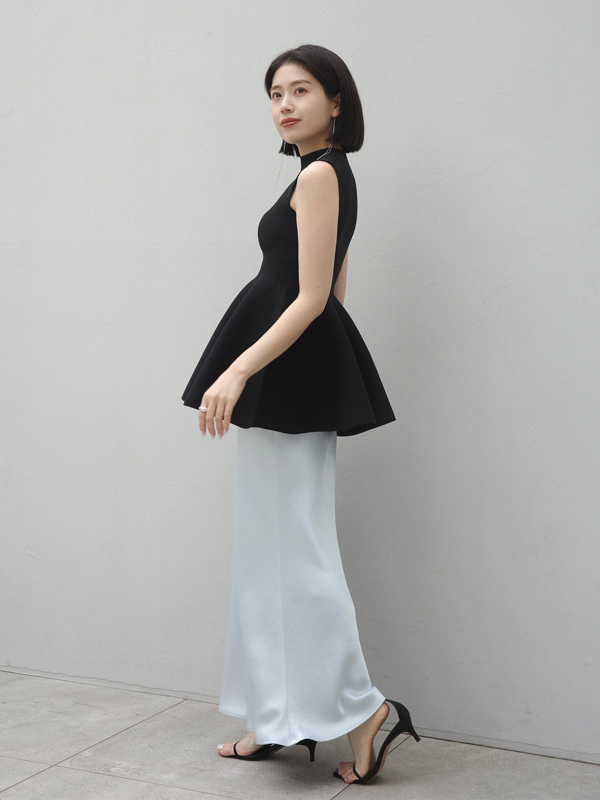 ホールガーメントペプラムニット