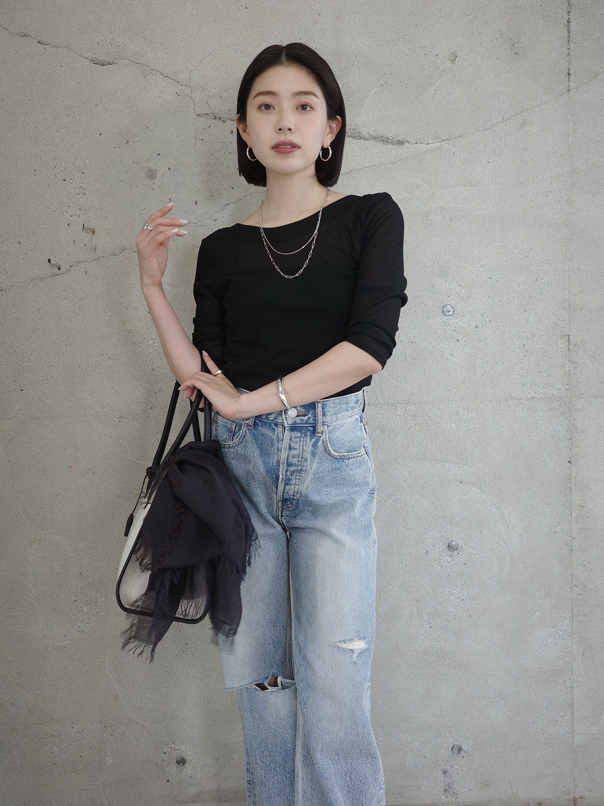 バックオープンシアーカットトップス