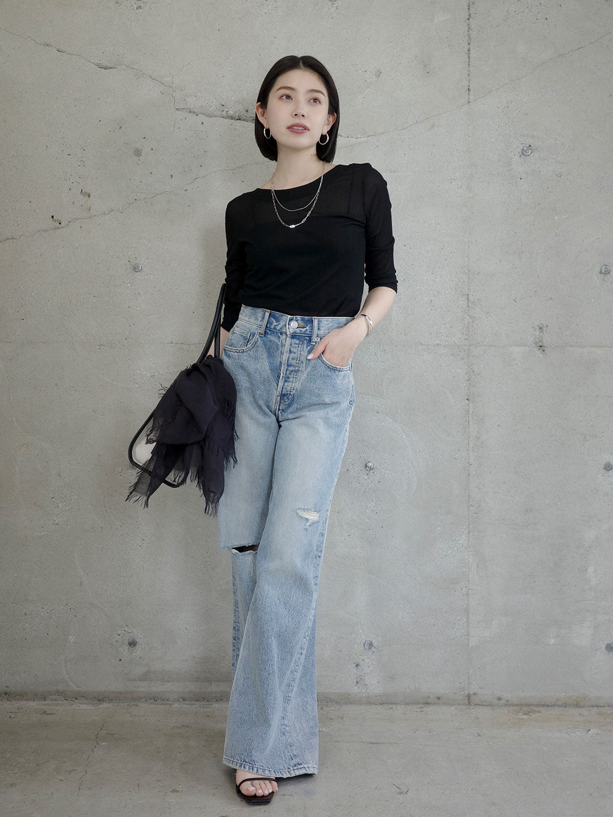 バックオープンシアーカットトップス