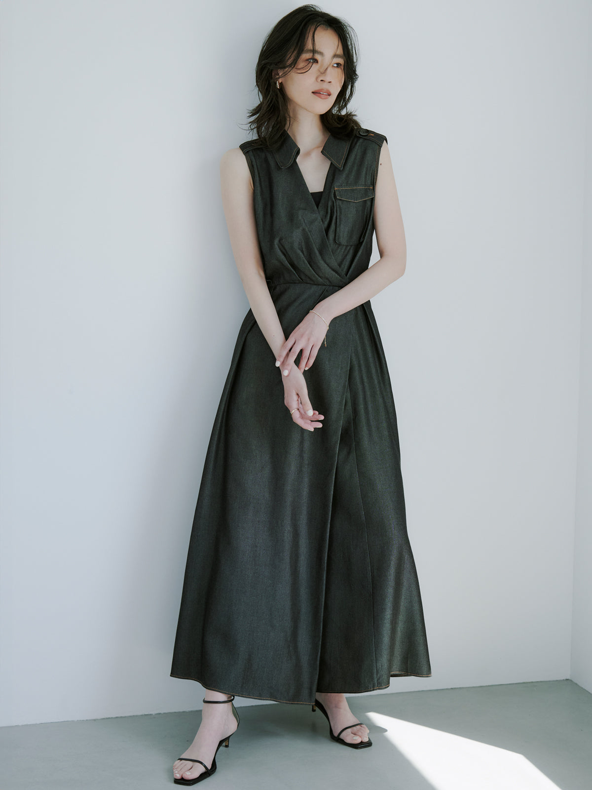 ノースリーブトレンチディテールワンピース