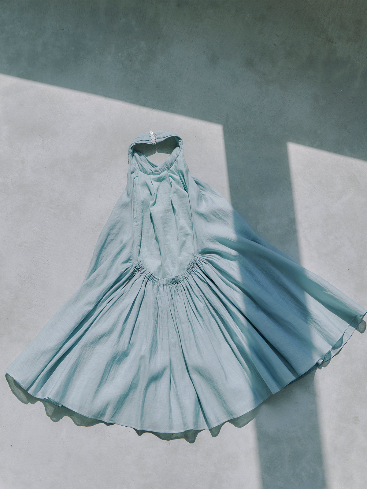 Indiaシルクブレンドバックオープンブラウス