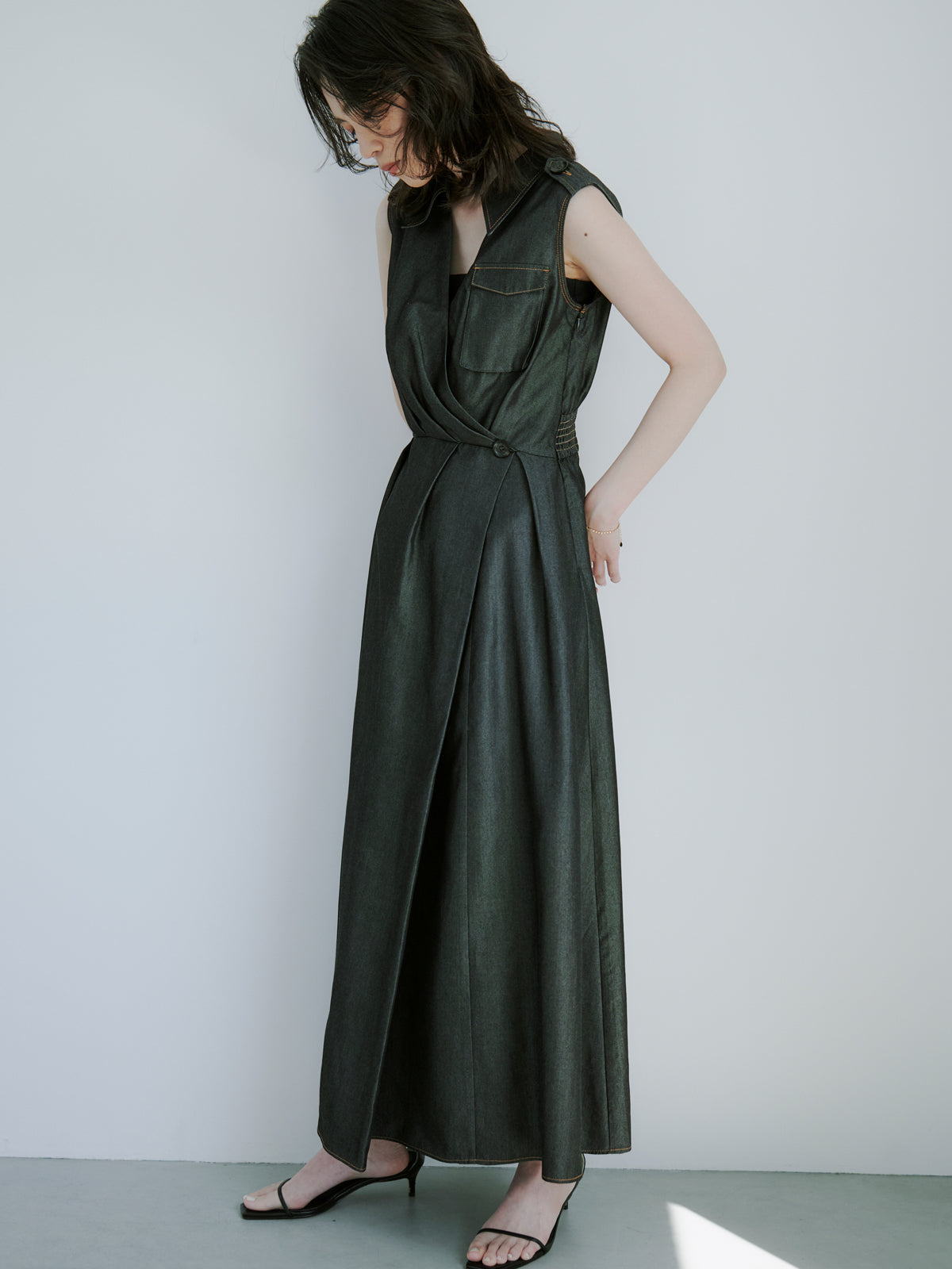 ノースリーブトレンチディテールワンピース