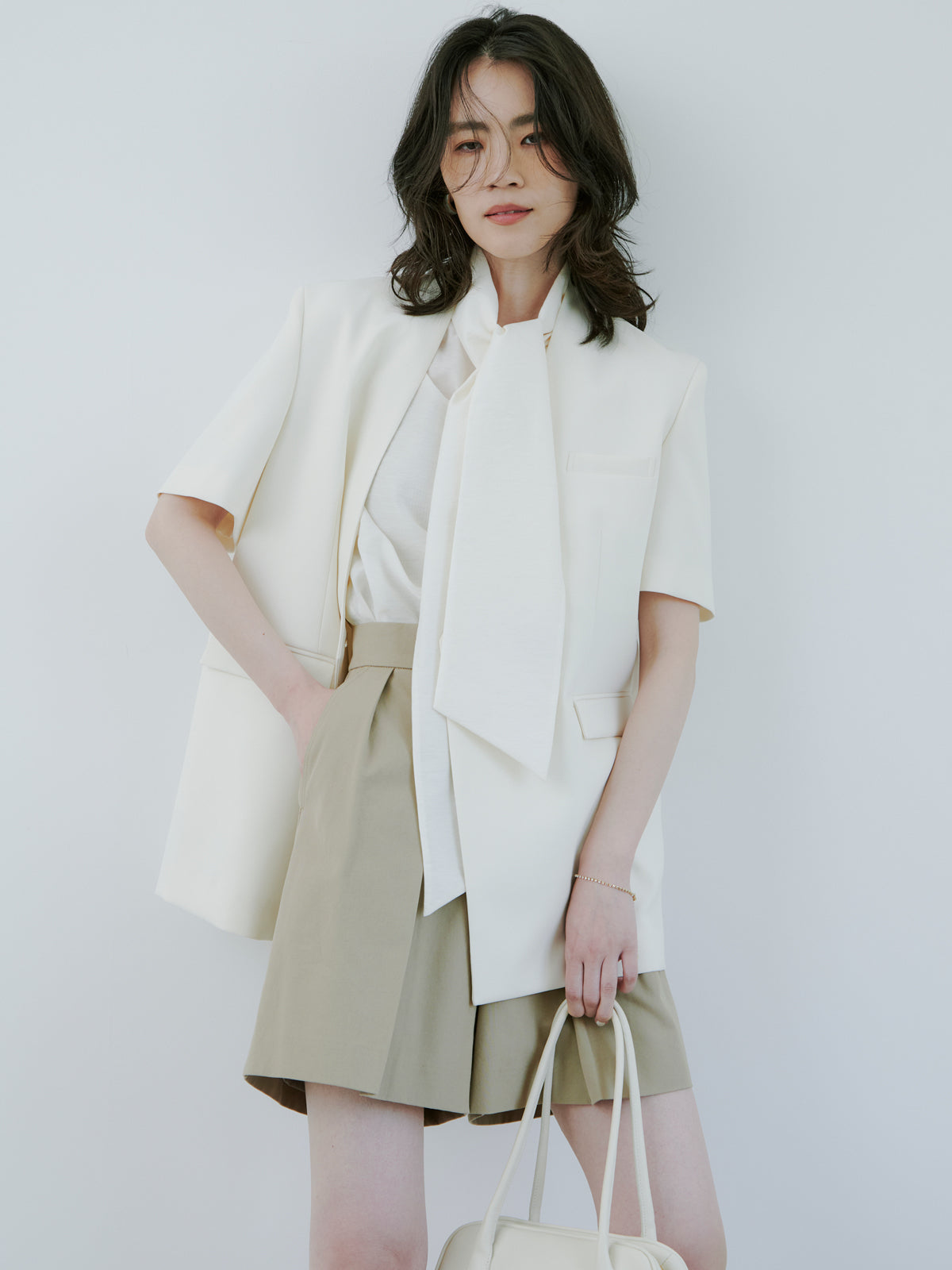 ハイネックノーカラージャケット