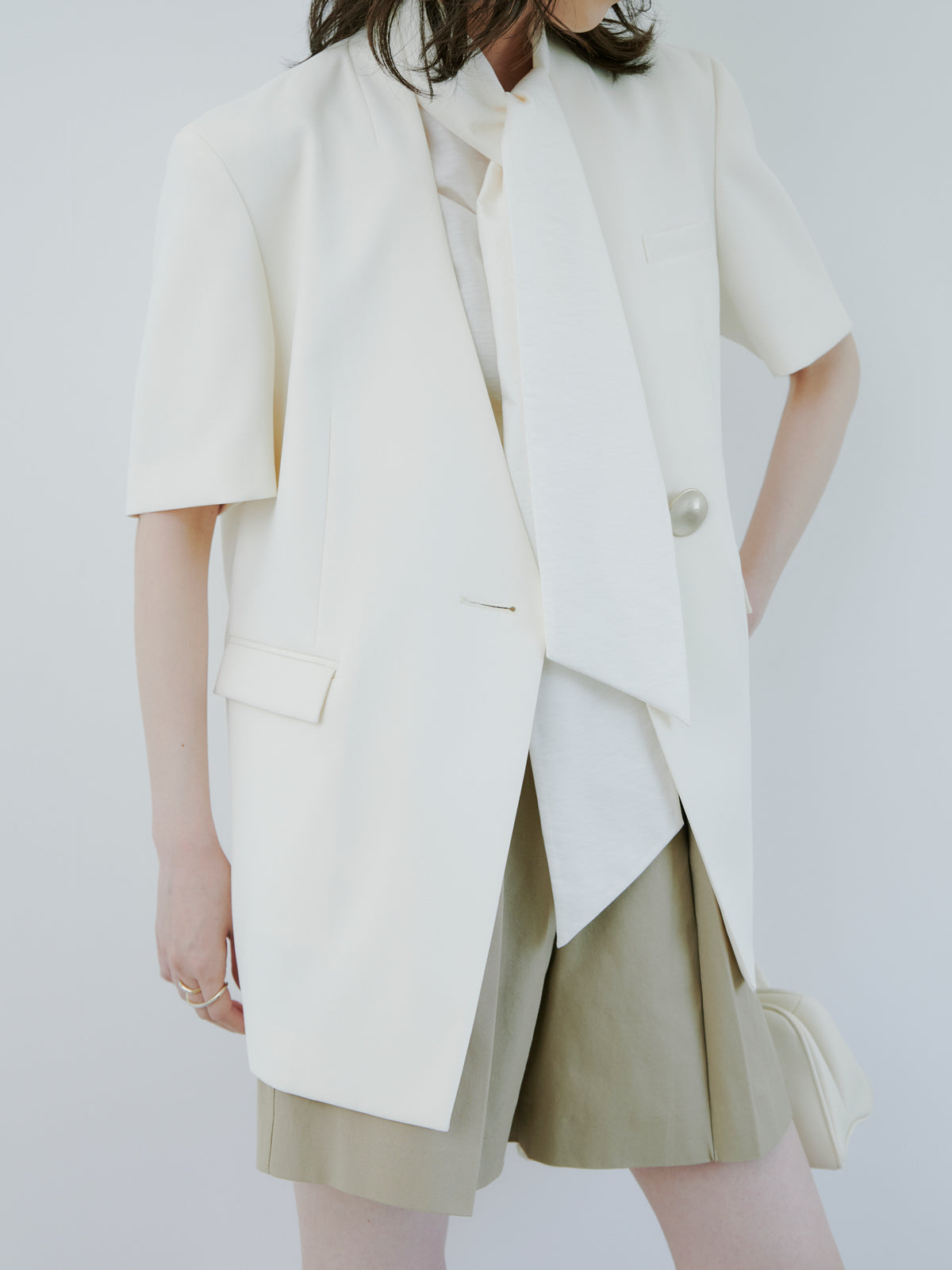 ハイネックノーカラージャケット