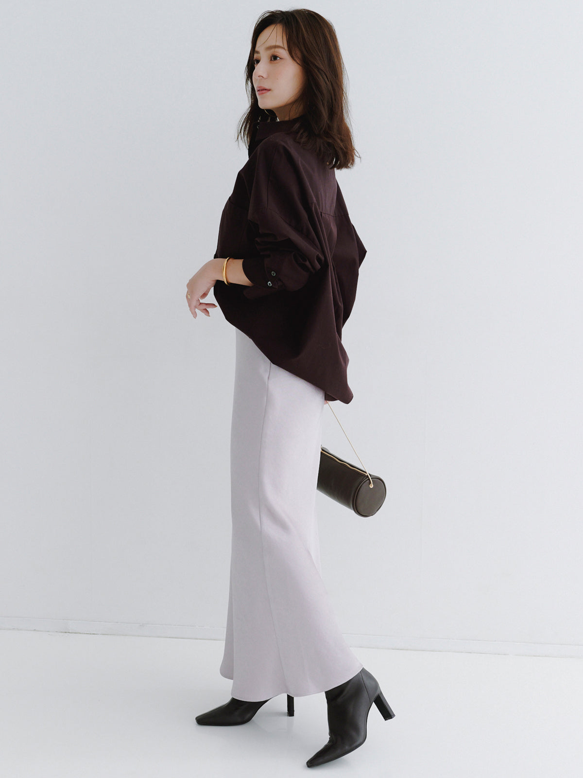 サテンナロースカート