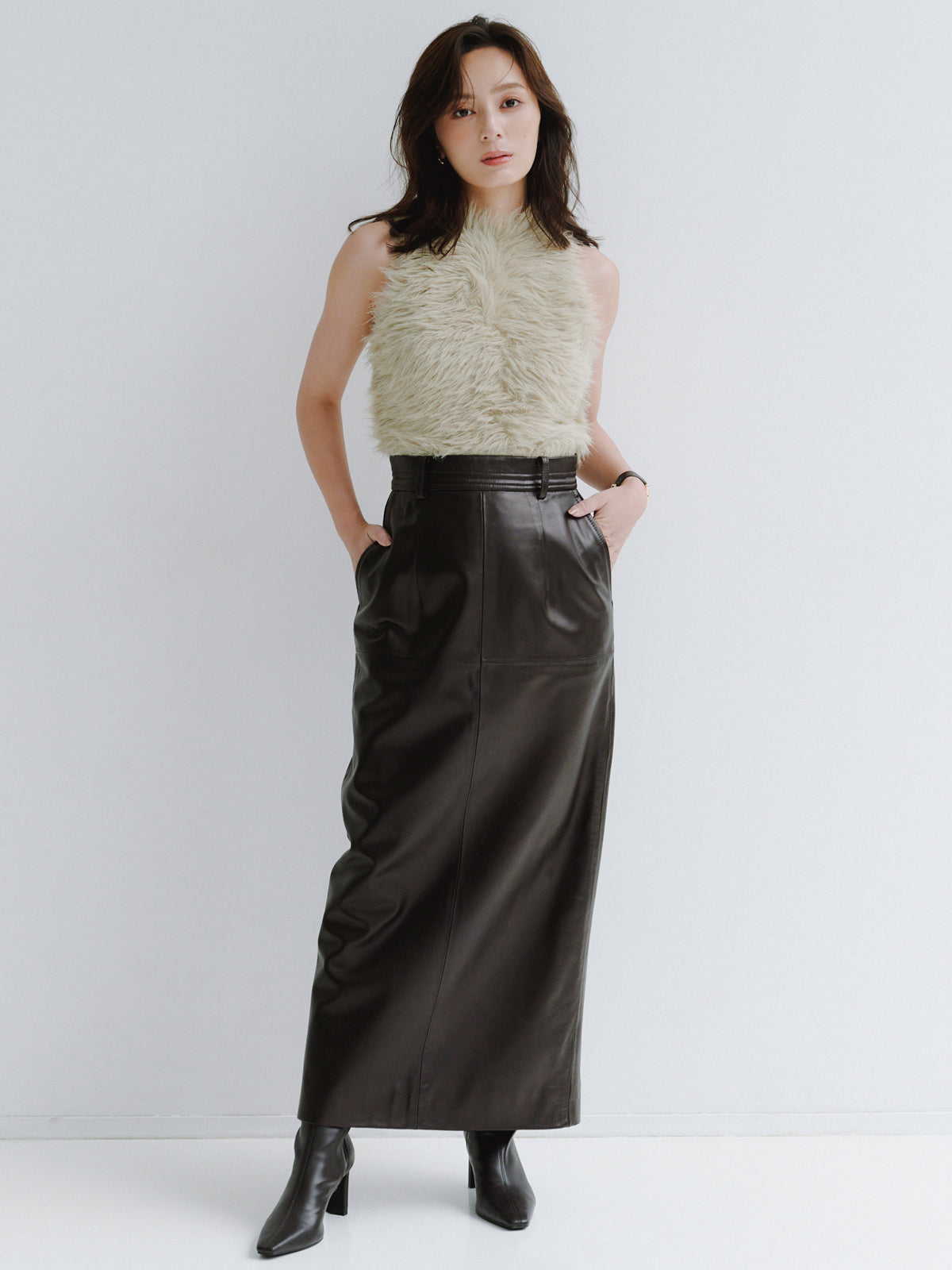 レザータイトスカート