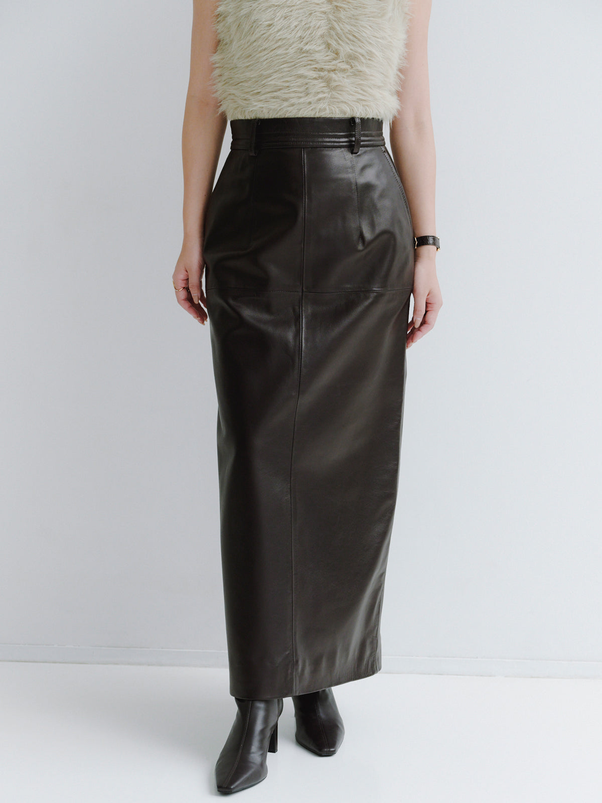 レザータイトスカート