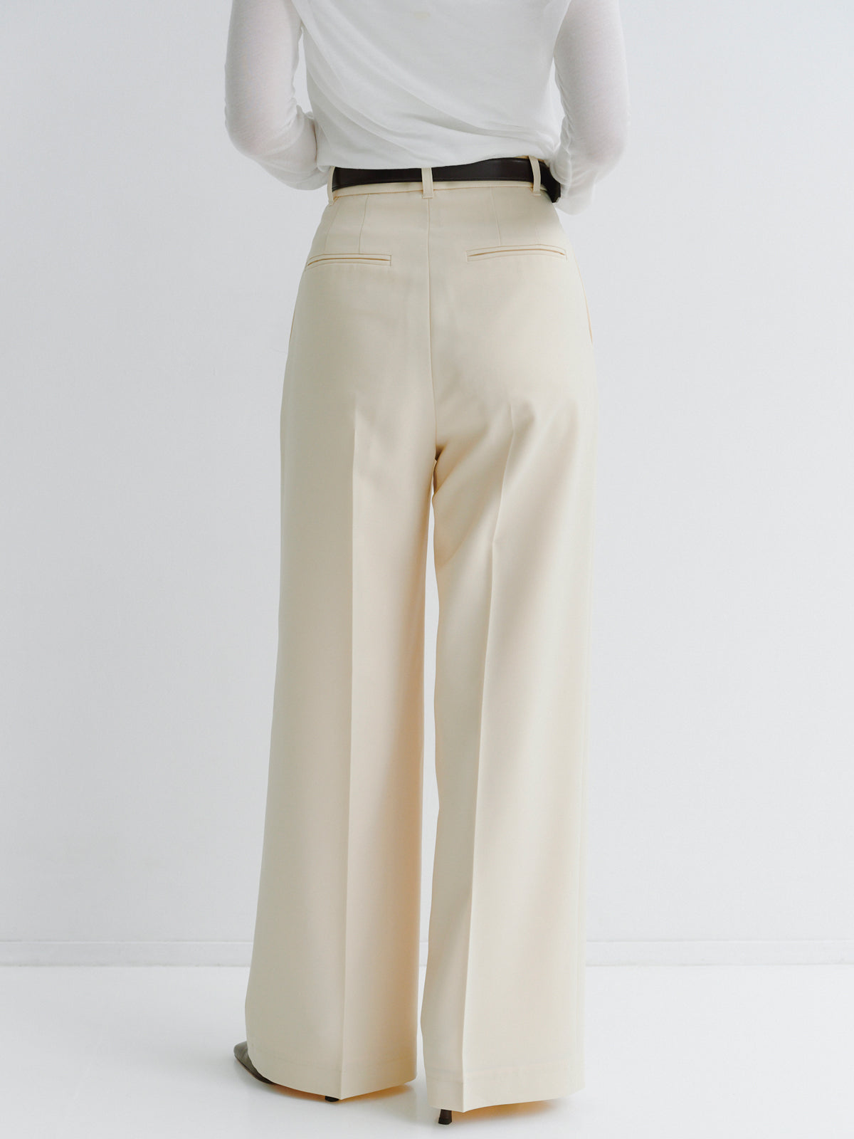 ミッドウェイトツータックワイドパンツ