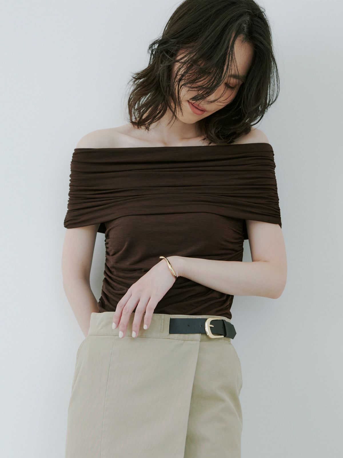 シアーオフショルギャザーカットトップス