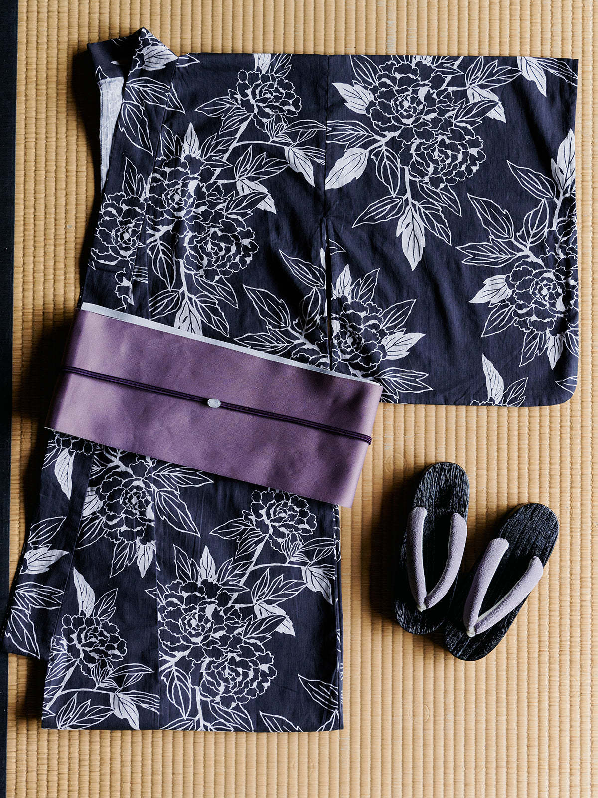 line art peony yukata set - NAVY
