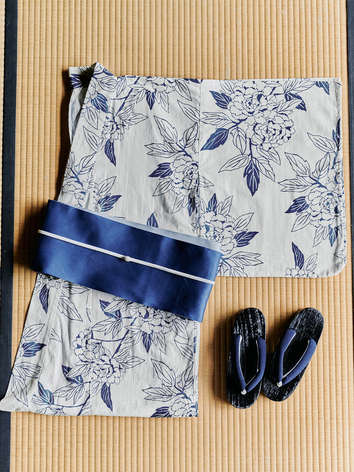 line art peony yukata set - WHITE