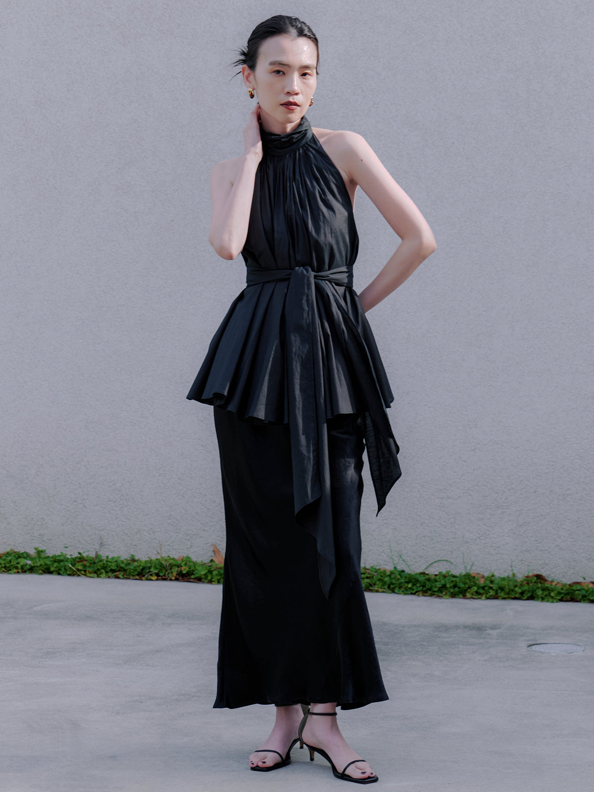 Indiaシルクブレンドバックオープンブラウス