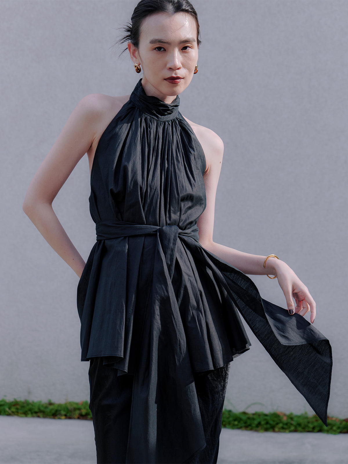 Indiaシルクブレンドバックオープンブラウス