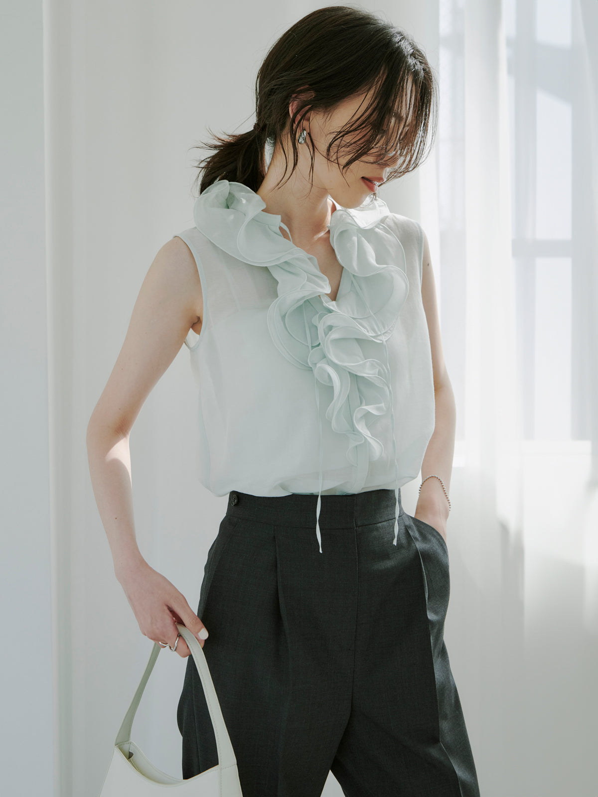 シルクブレンドラッフルブラウス