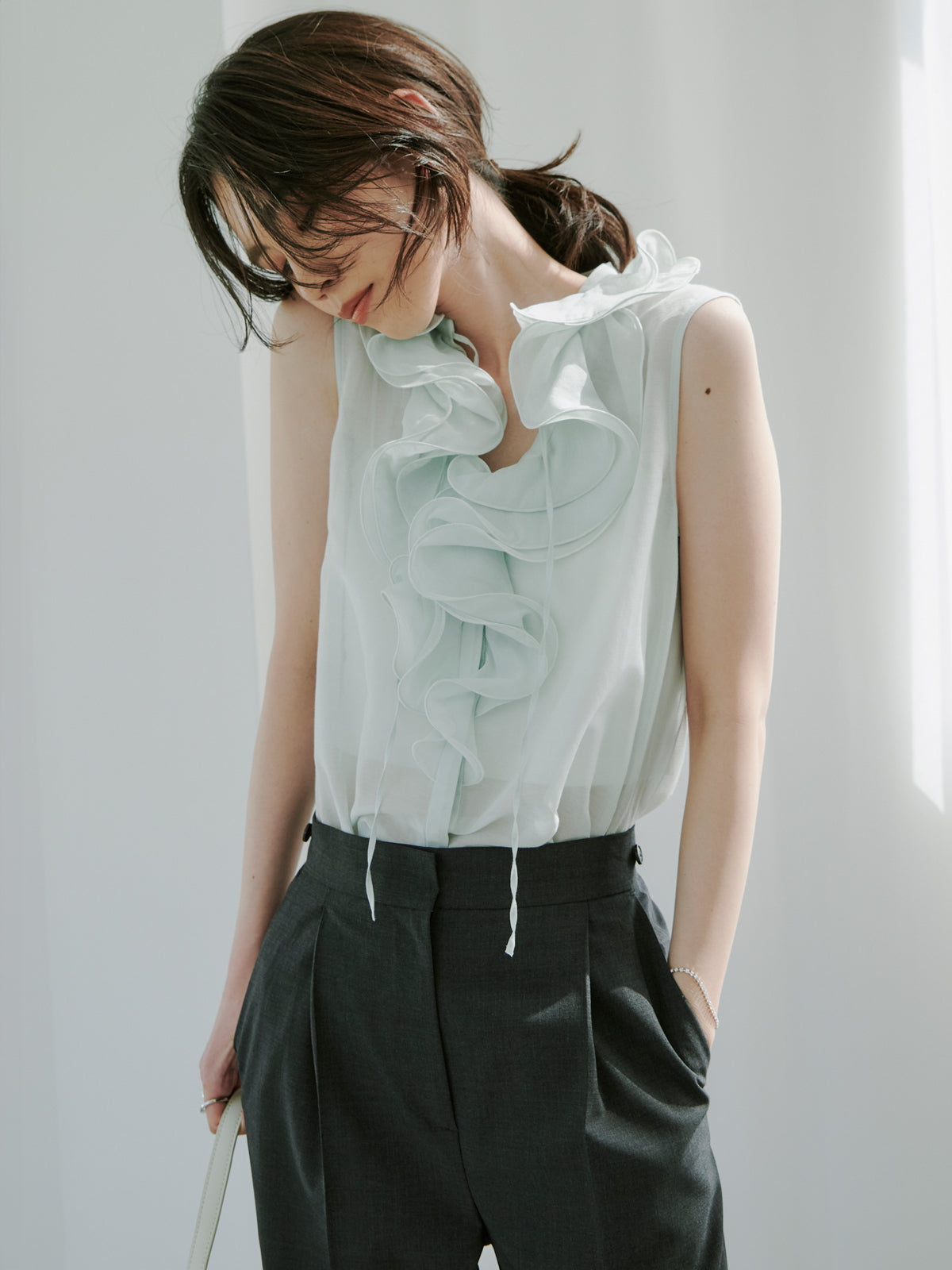 シルクブレンドラッフルブラウス