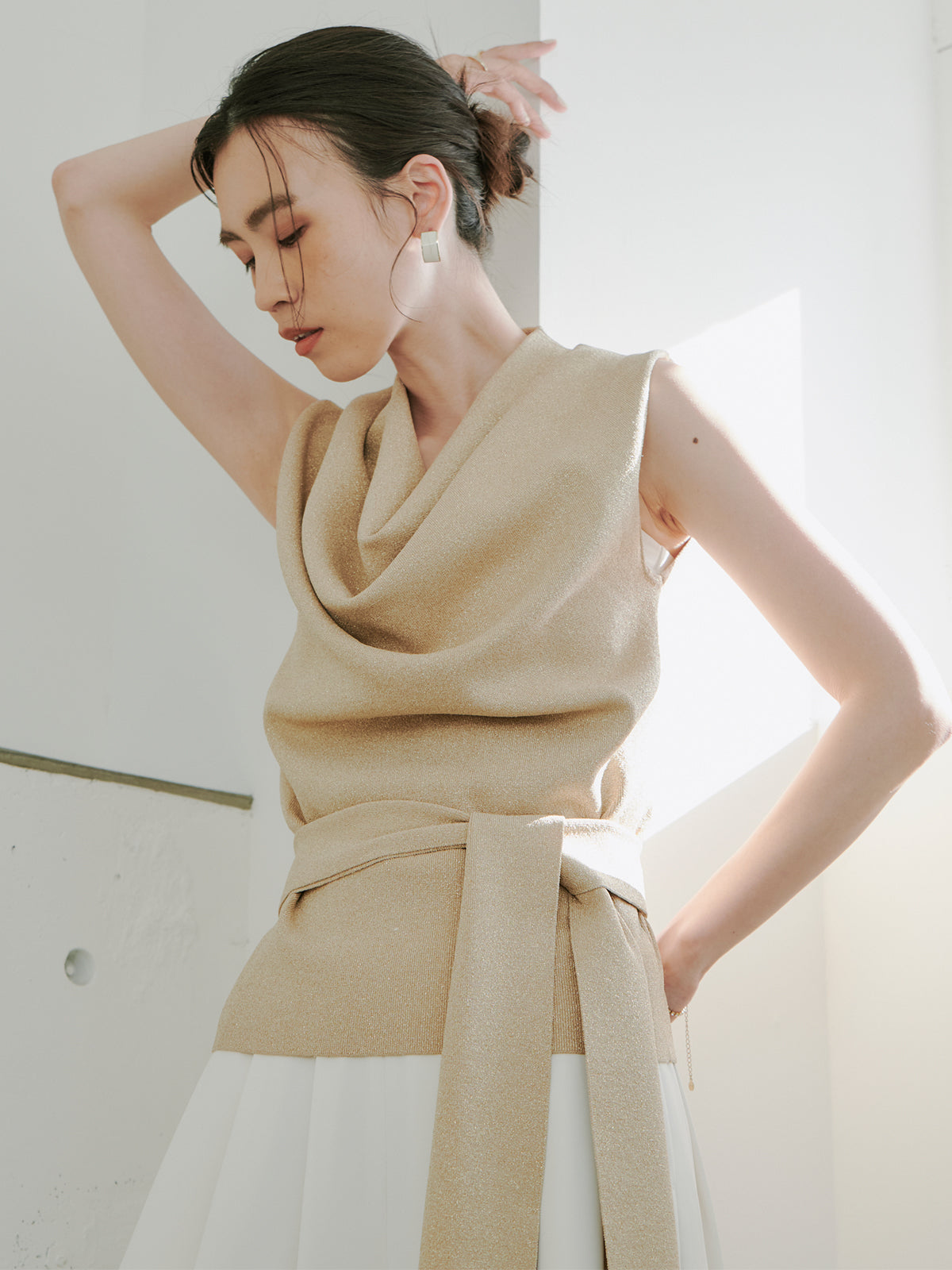 ドレープネックニットトップス