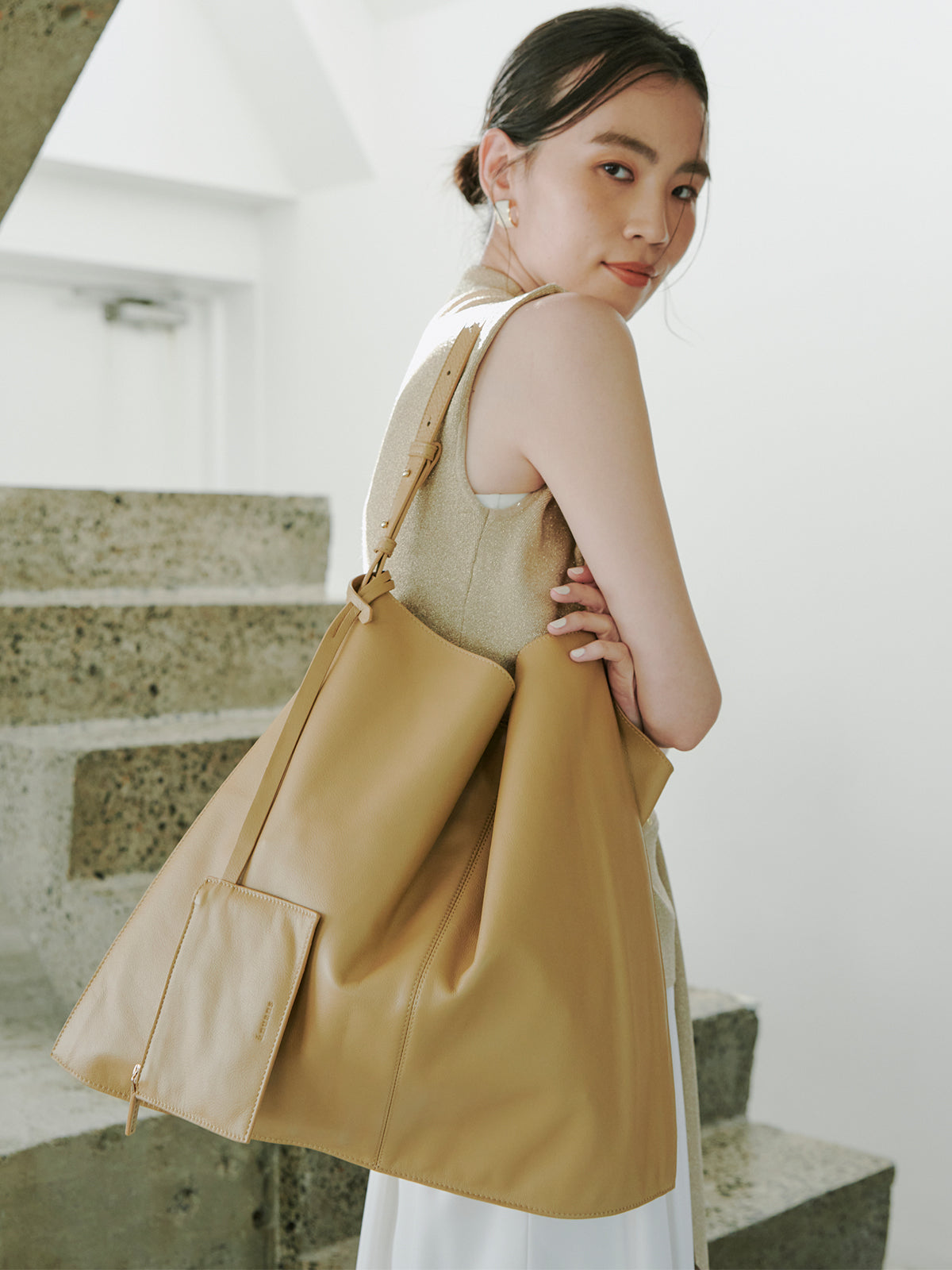 ドレープネックニットトップス