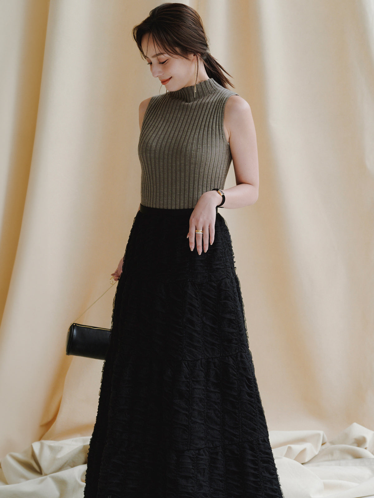 エンブロイダリーシアーチュールスカート