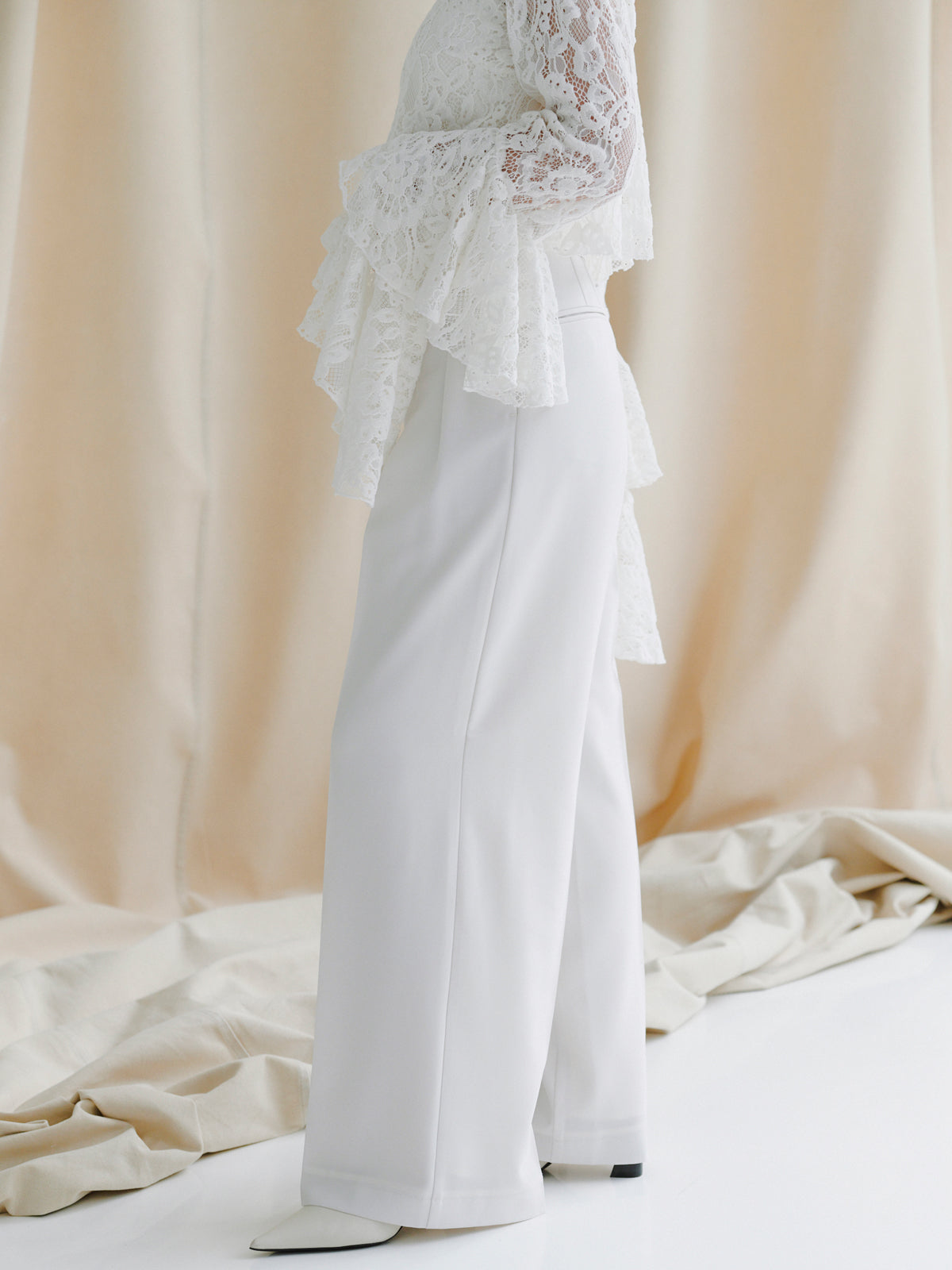 ミッドウェイトツータックワイドパンツ