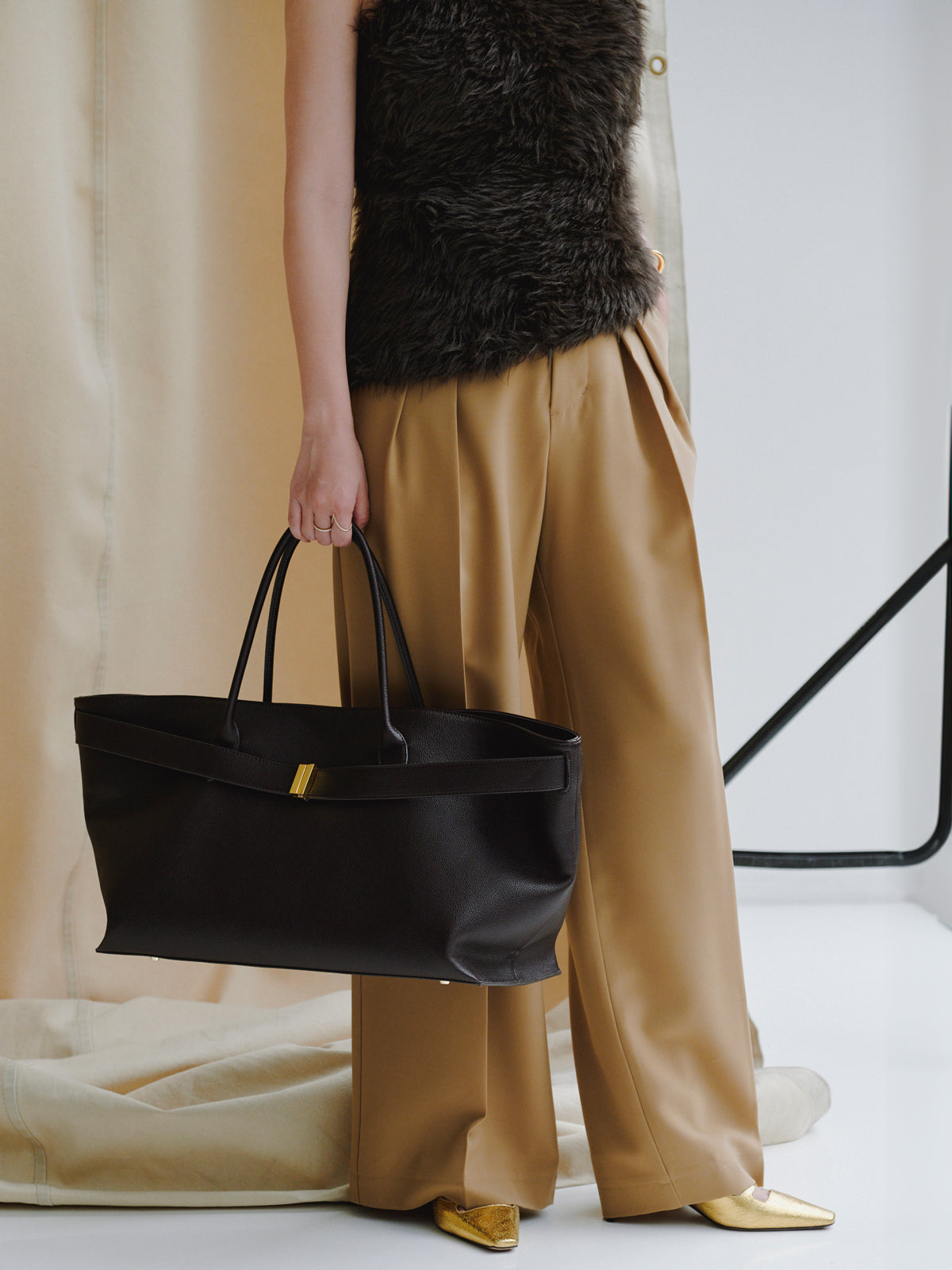 ベルトディテールバッグ