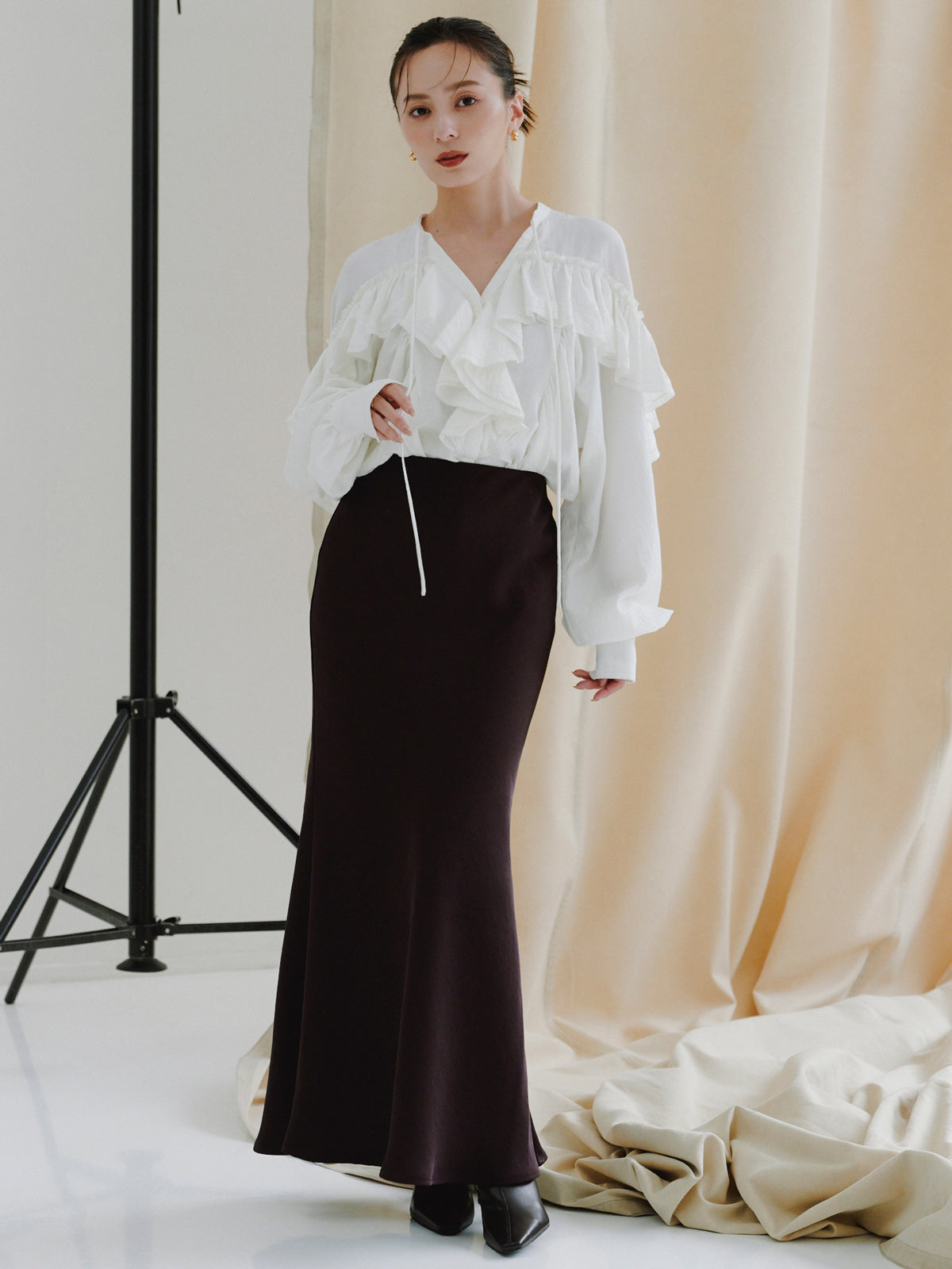 サテンナロースカート