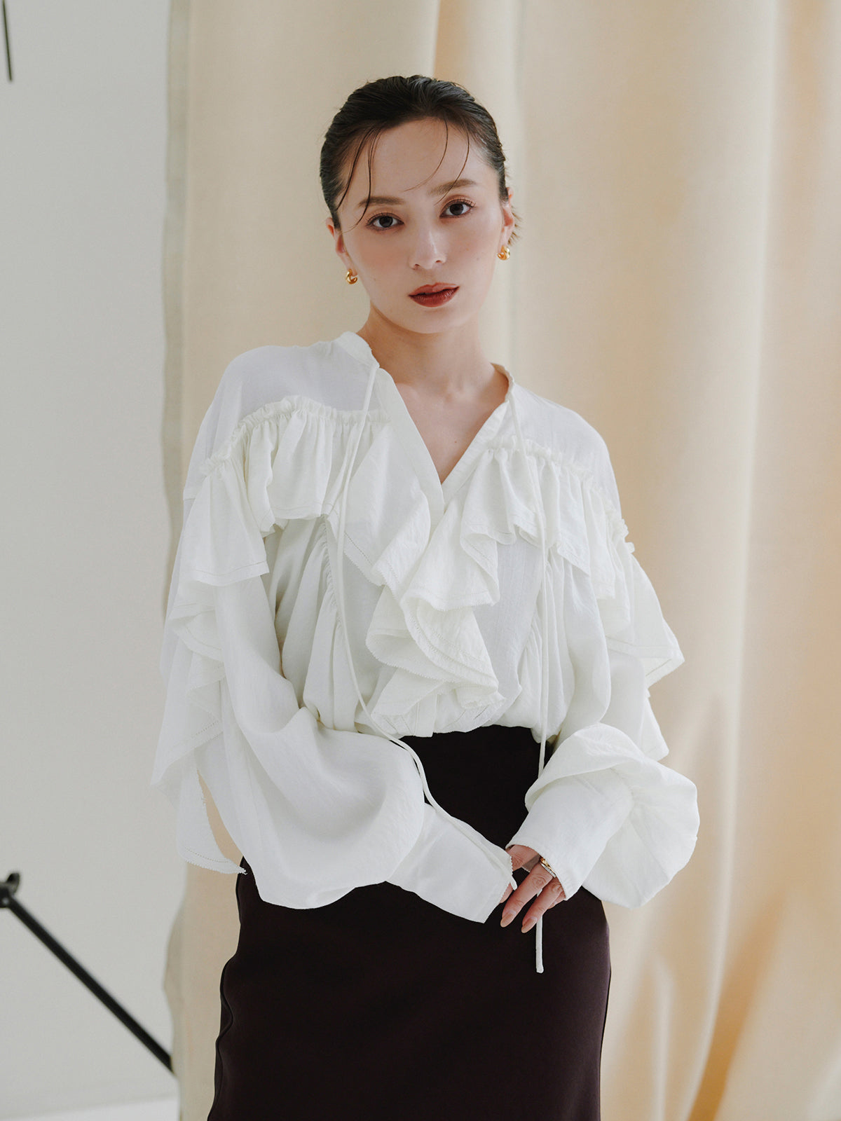 リンクルラッフルブラウス