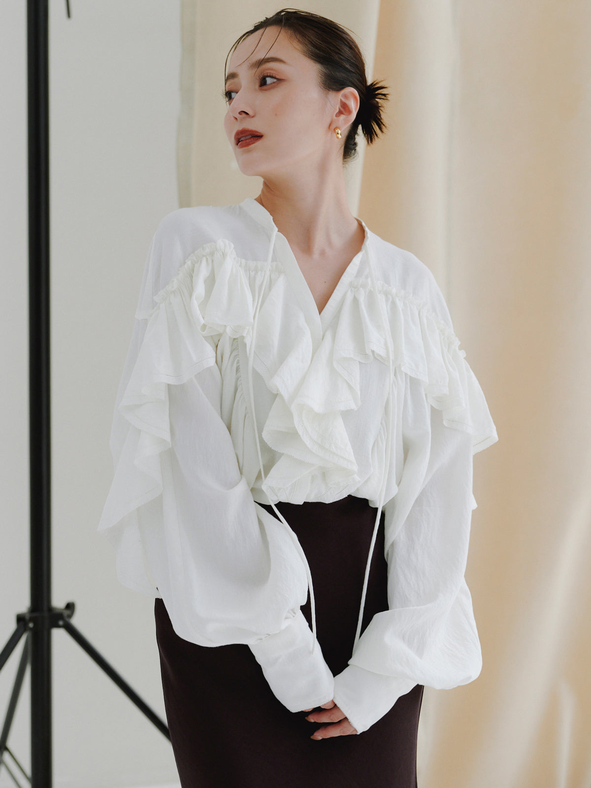 リンクルラッフルブラウス