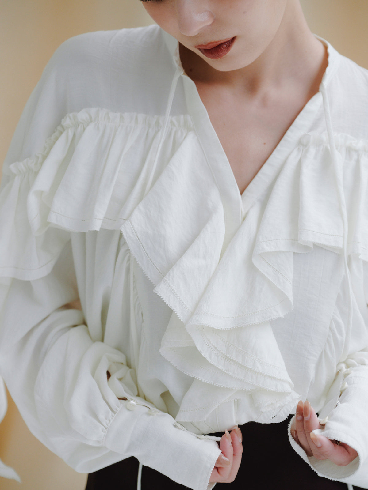 リンクルラッフルブラウス