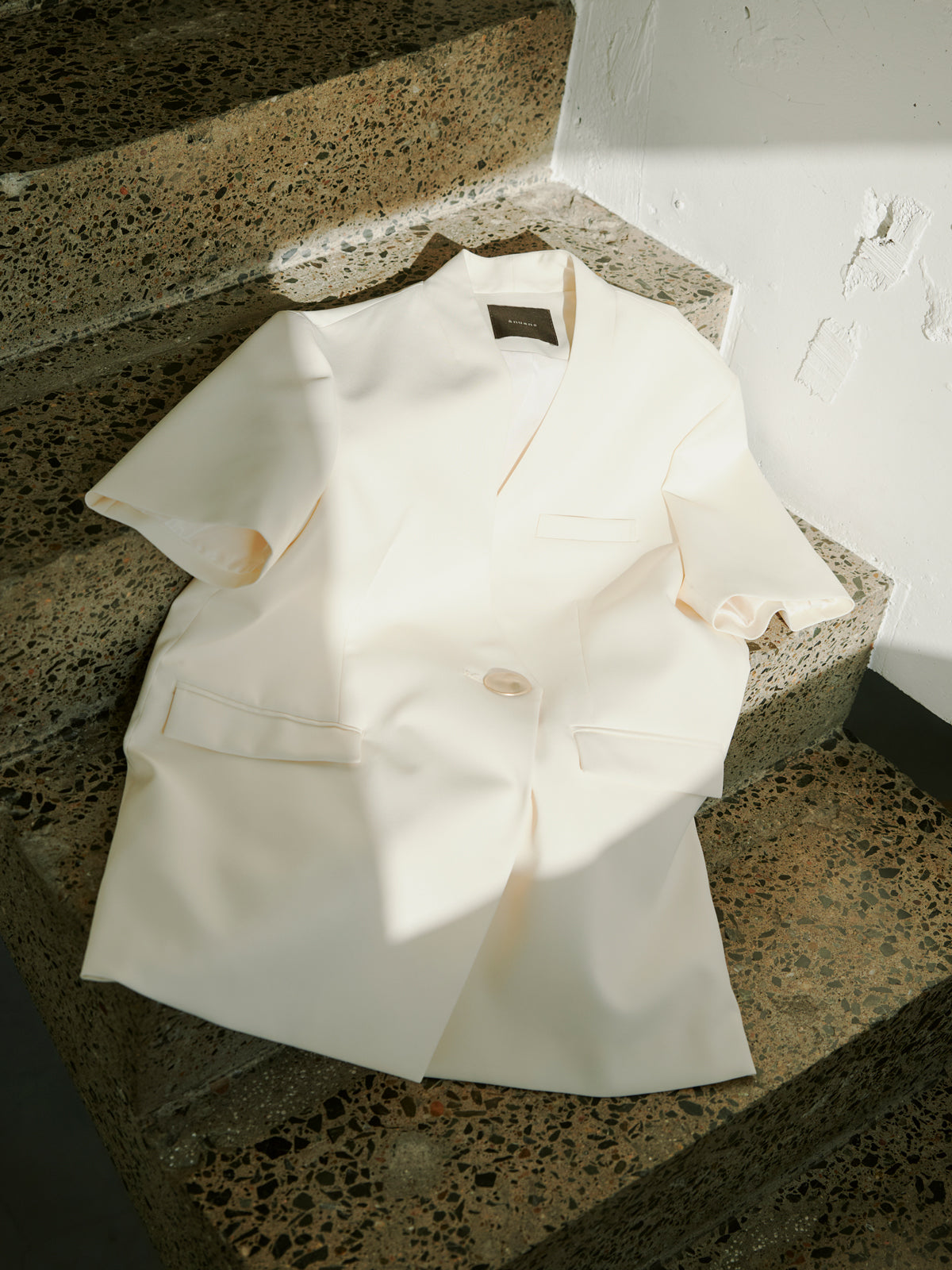 ハイネックノーカラージャケット