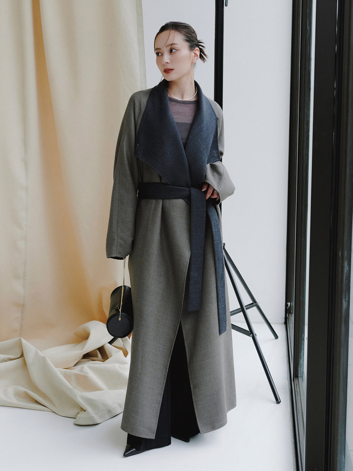 COLOR:BEIGE GREY
