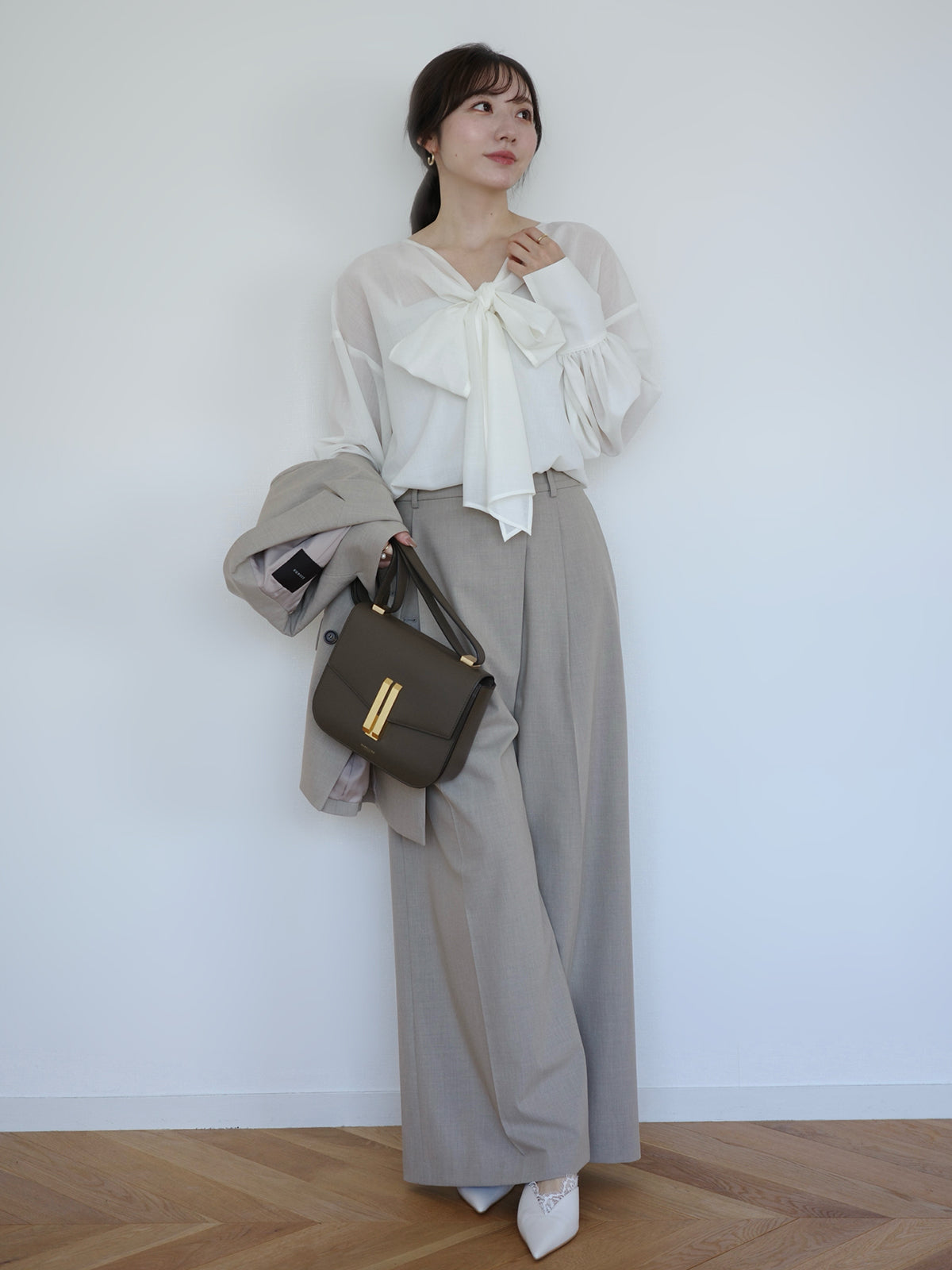 フロントリボンブラウス