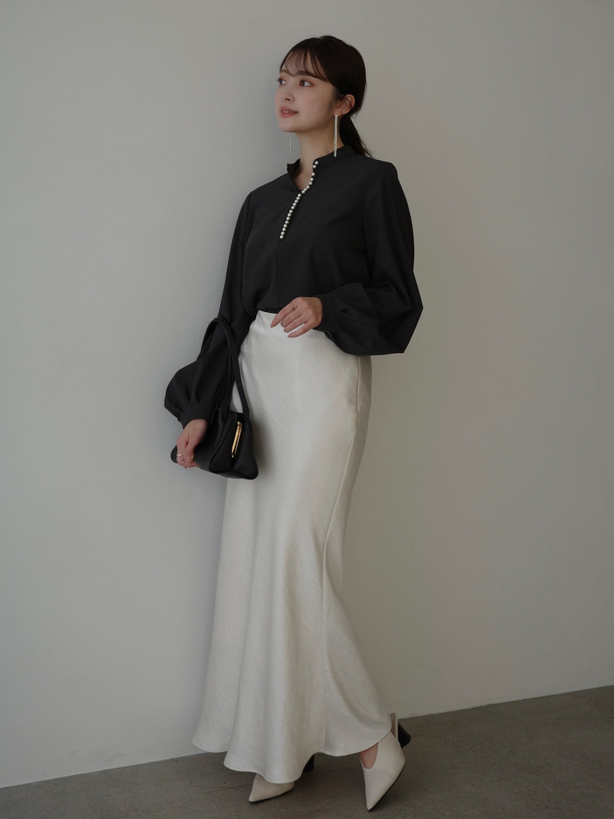 サテンナロースカート