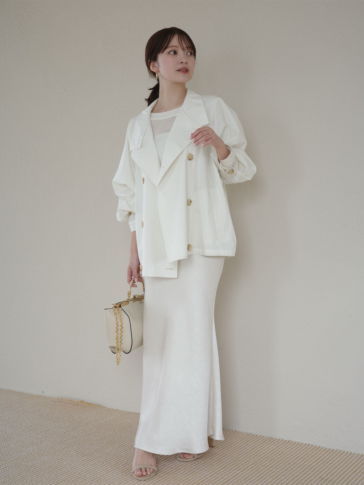 バックオープンシアーカットトップス