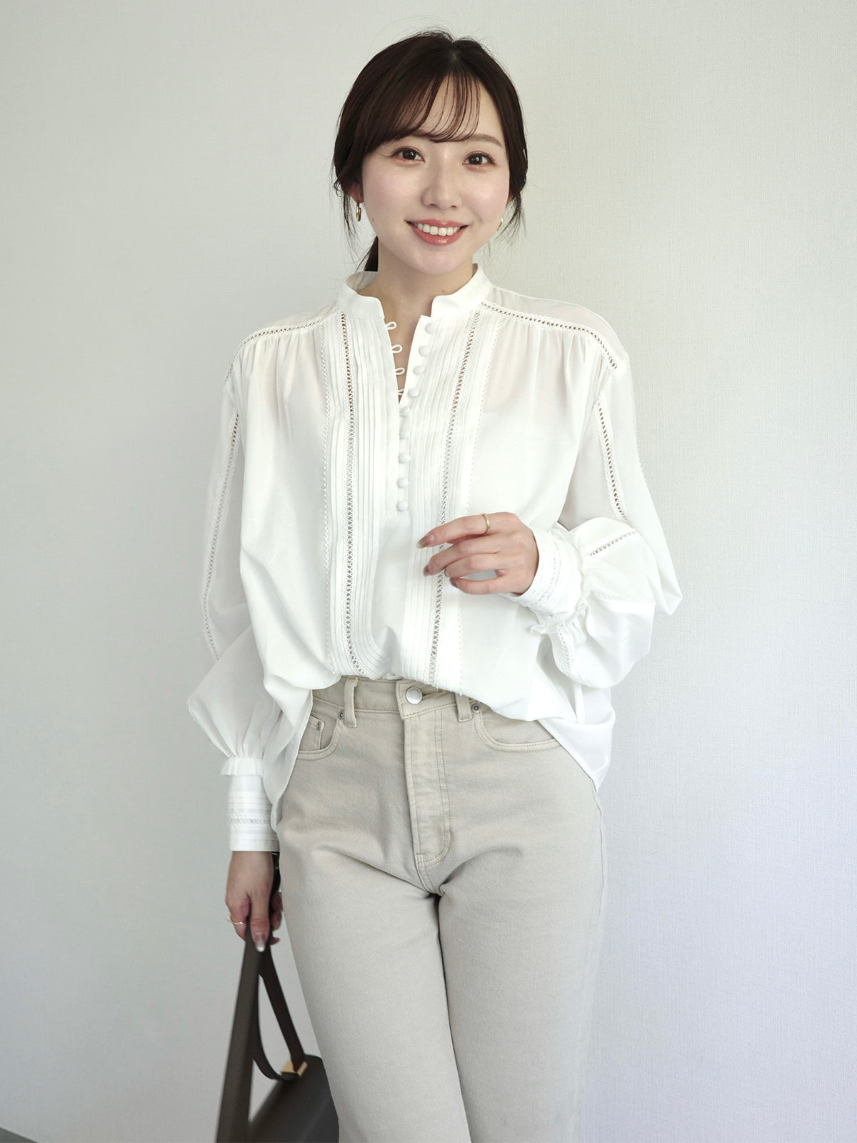 ピンタックギャザーボリュームブラウス