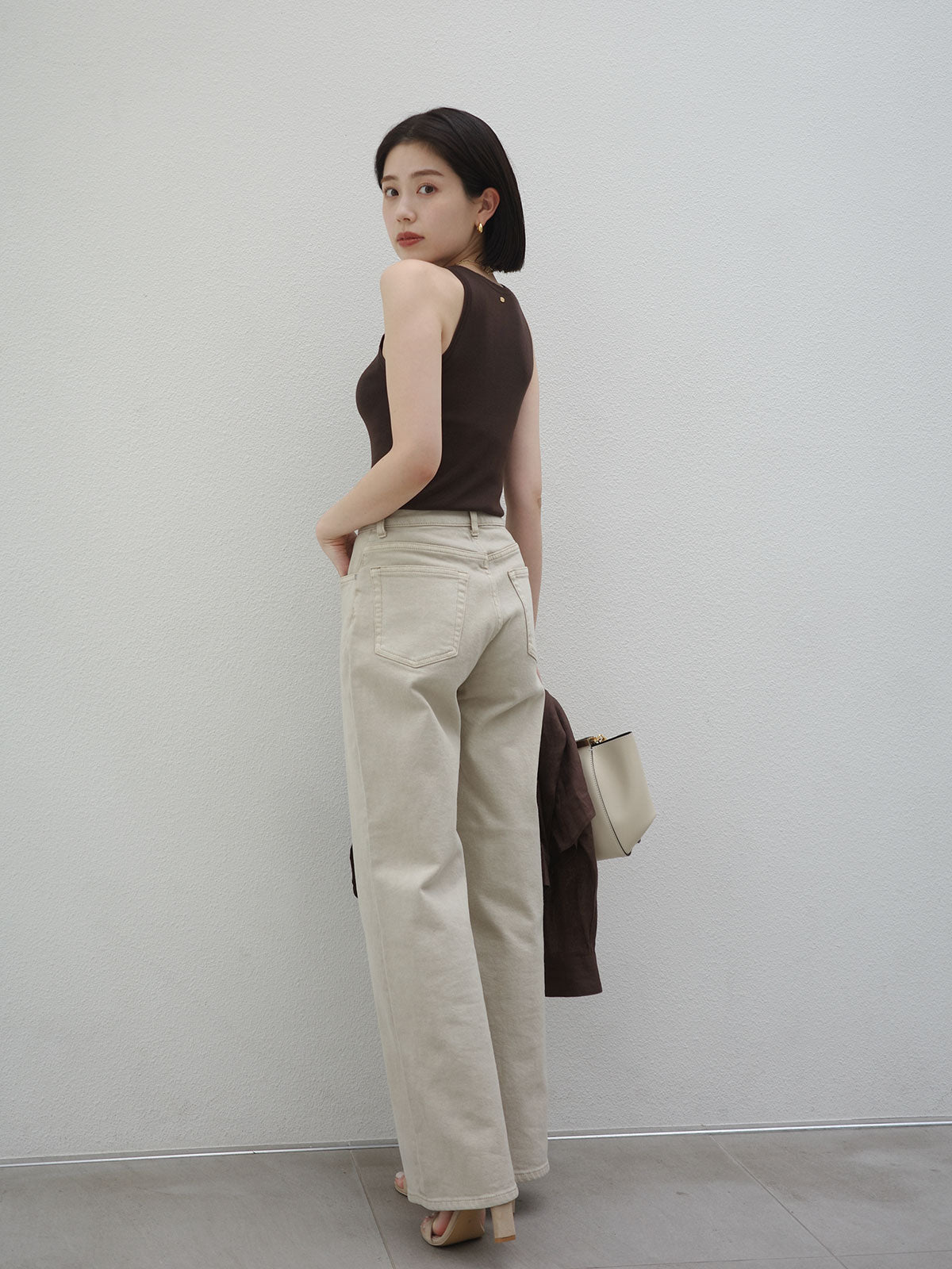 亮色针织内置杯背心