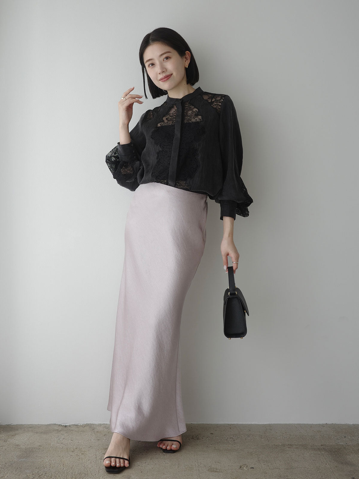 レースフレームボリュームブラウス