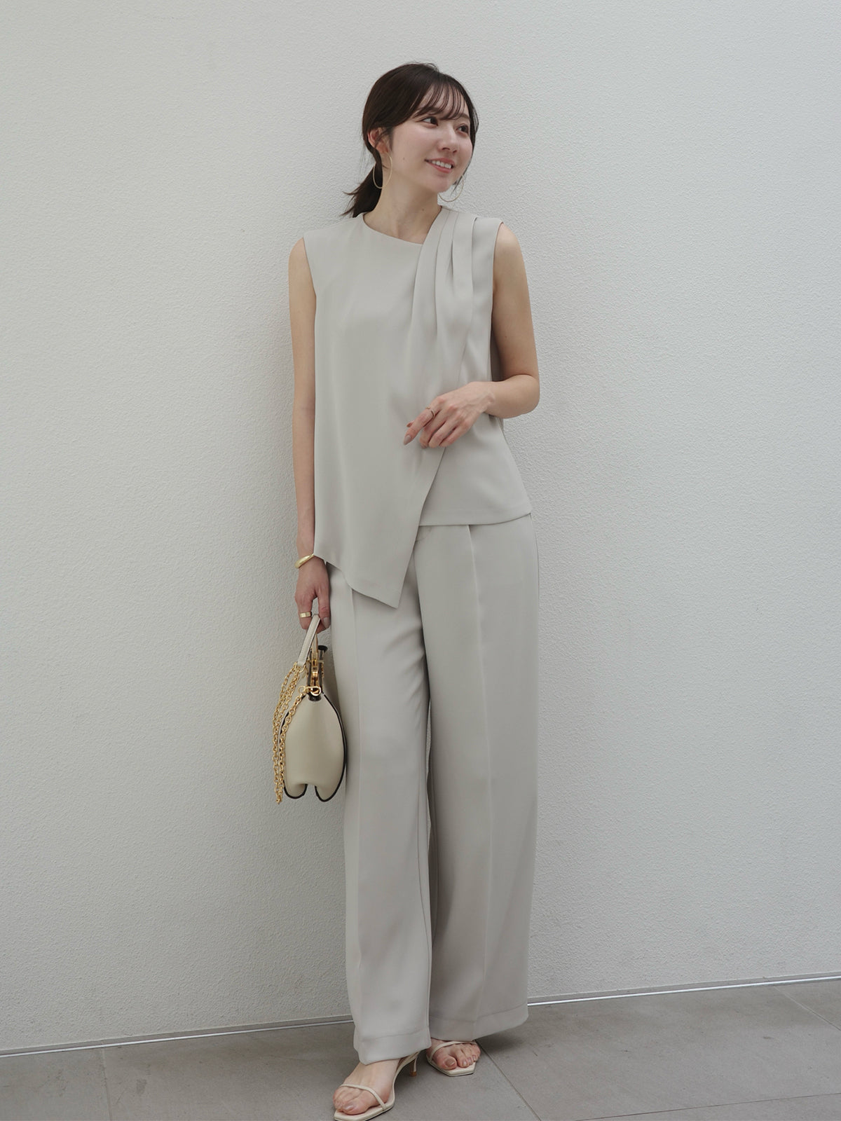 ダブルサテンアシンメトリーブラウス