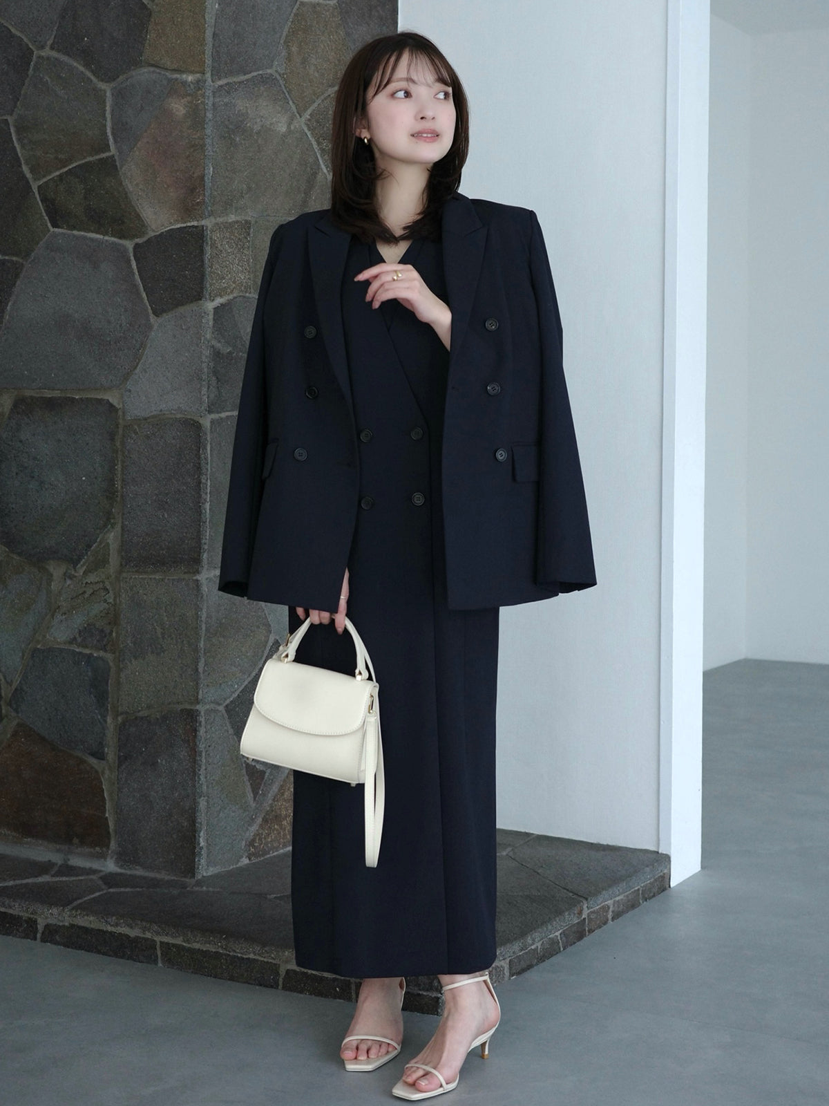 ピークドラペルダブルジャケット