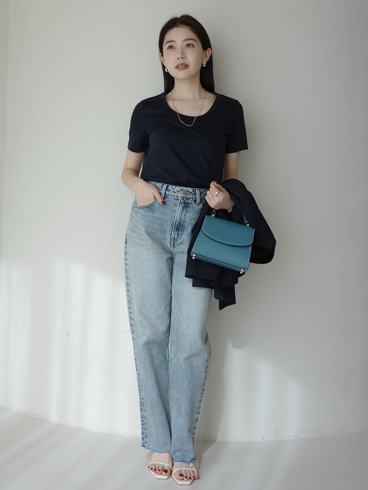 실크 터치 코튼 U넥 티