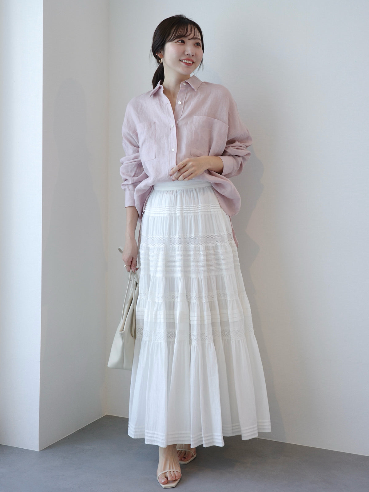 シンプルリネンシャツ