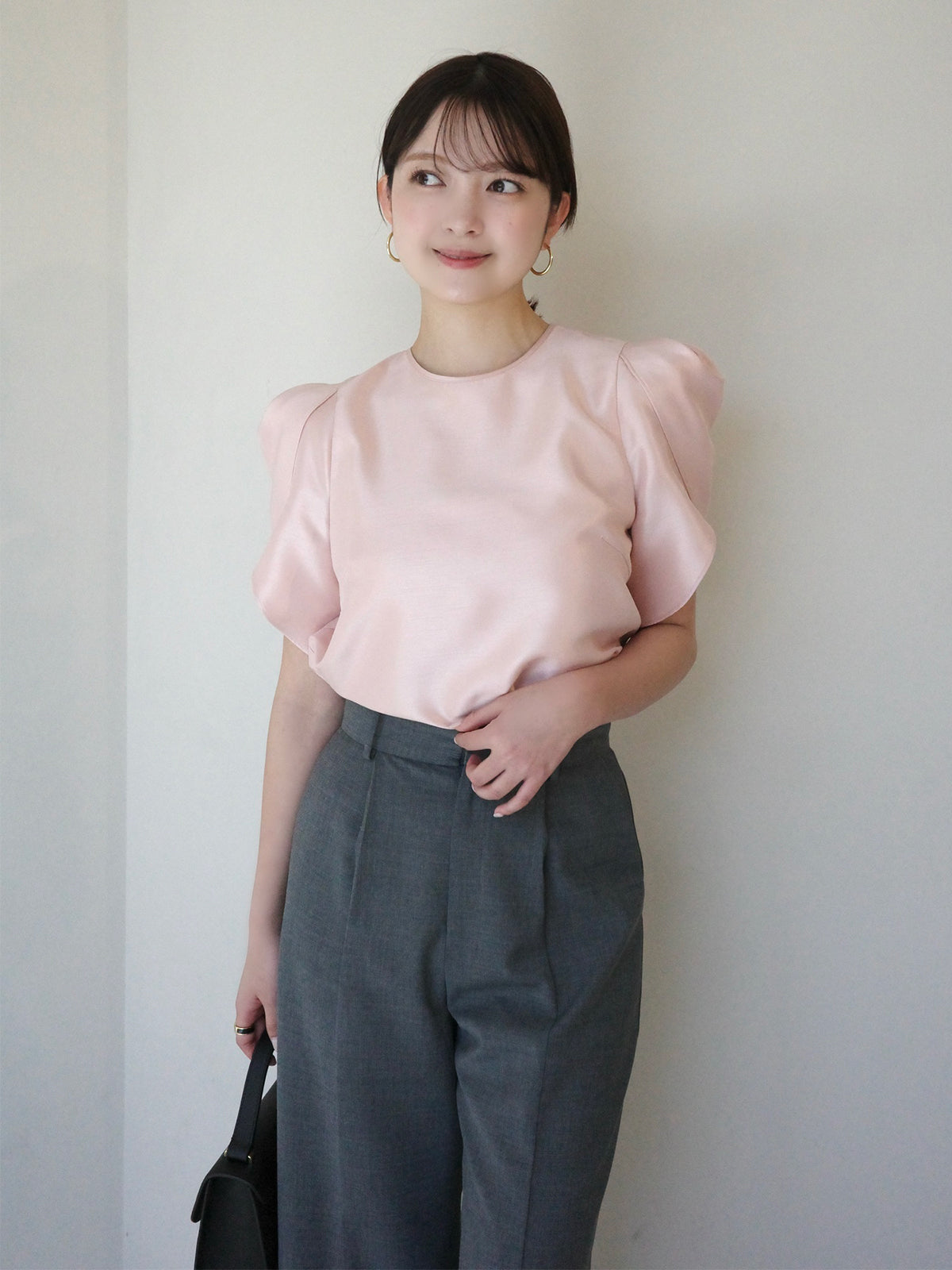 Petal Form Sleeve Blouse