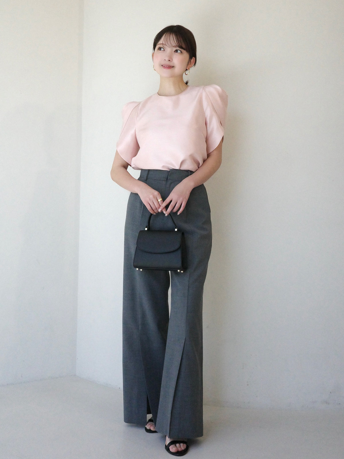 Petal Form Sleeve Blouse