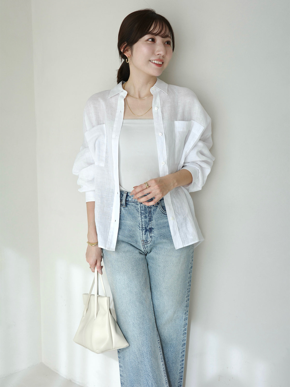 シンプルリネンシャツ