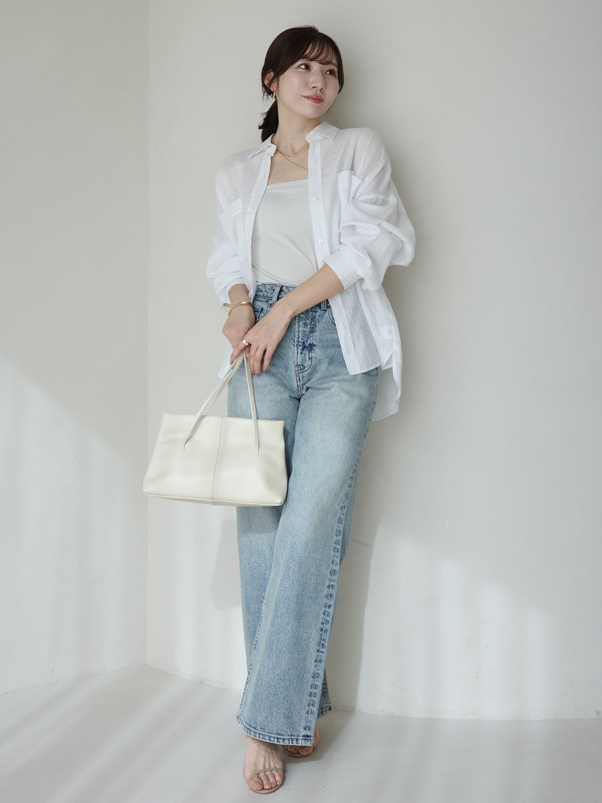 シンプルリネンシャツ