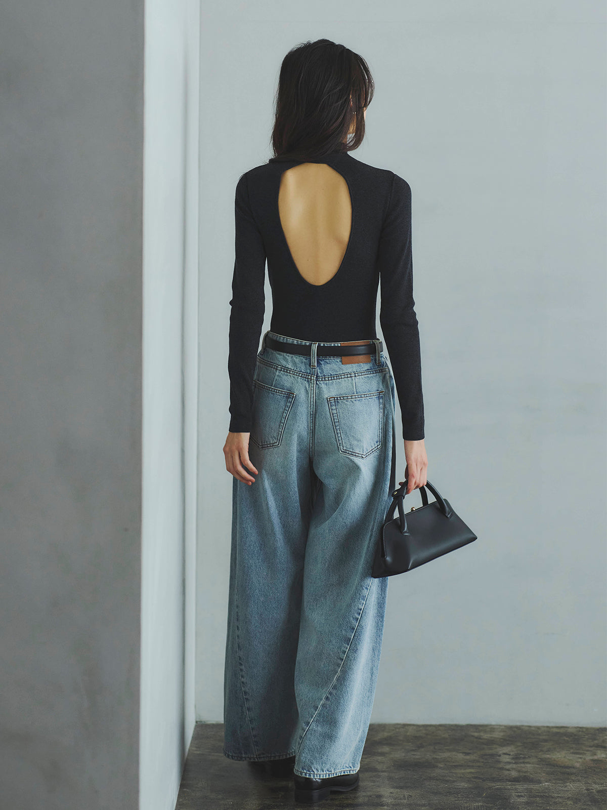 バックオープンニットボディスーツ