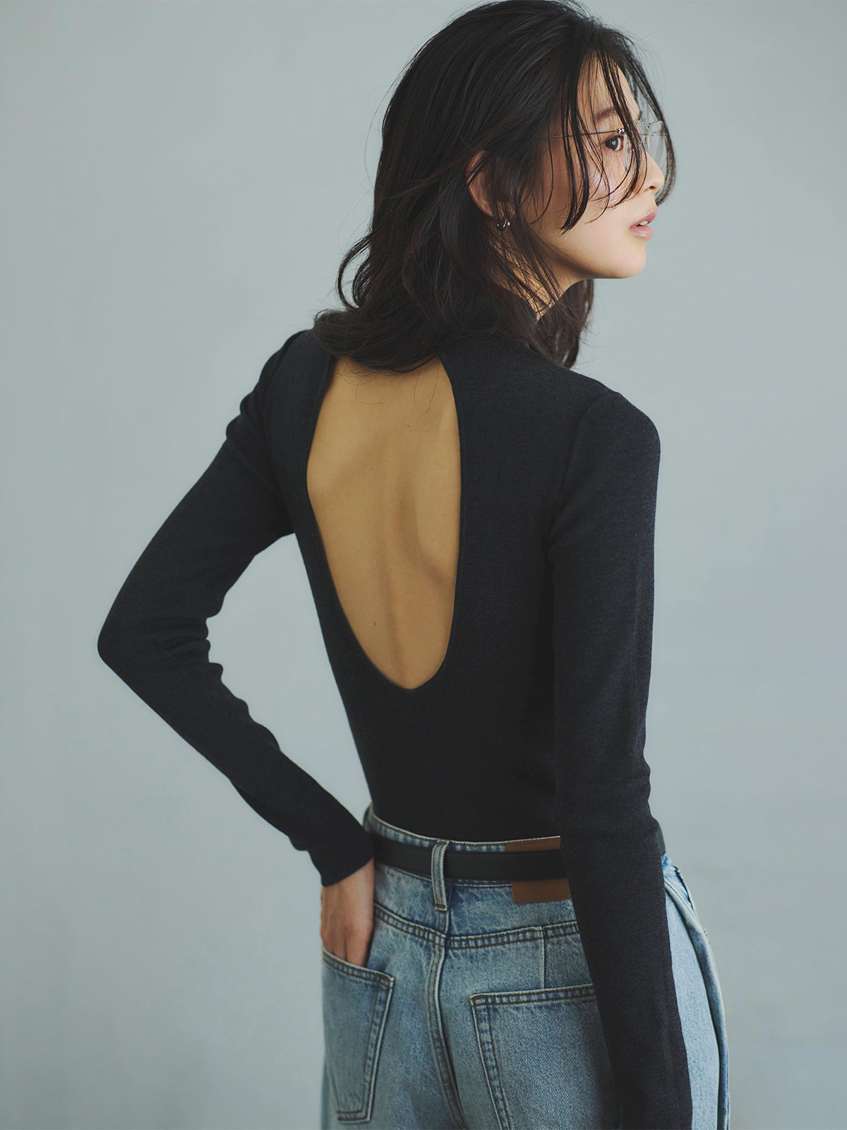 COLOR:BLACK