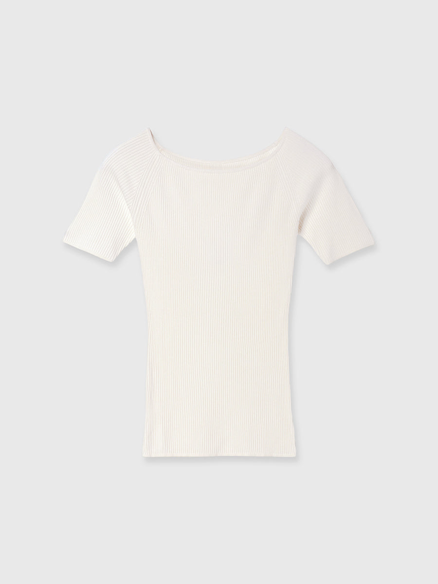 COLOR:WHITE