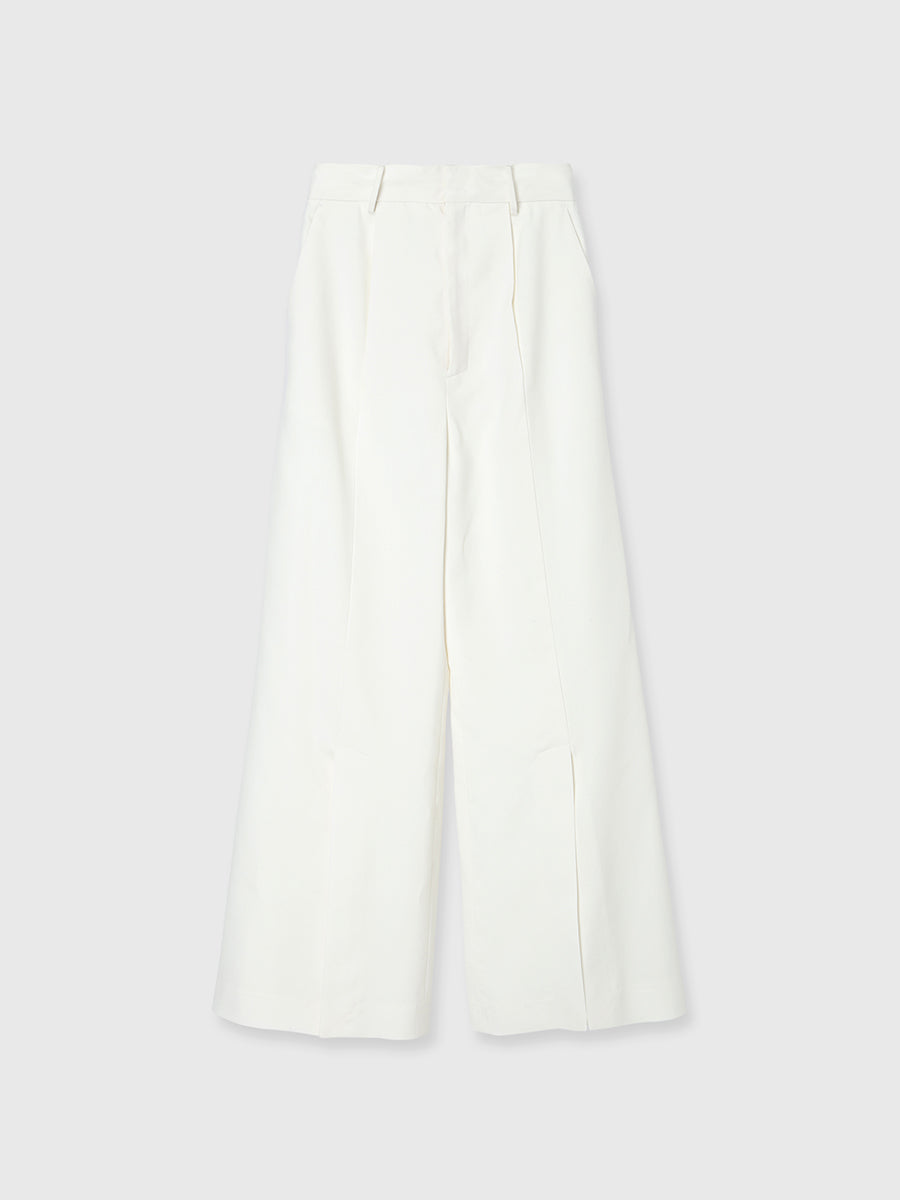 COLOR:WHITE