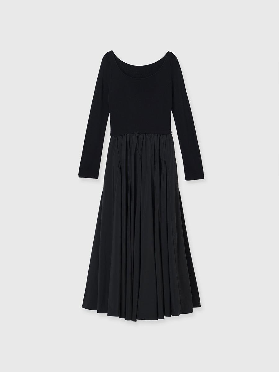 ニットドッキングフレアワンピース